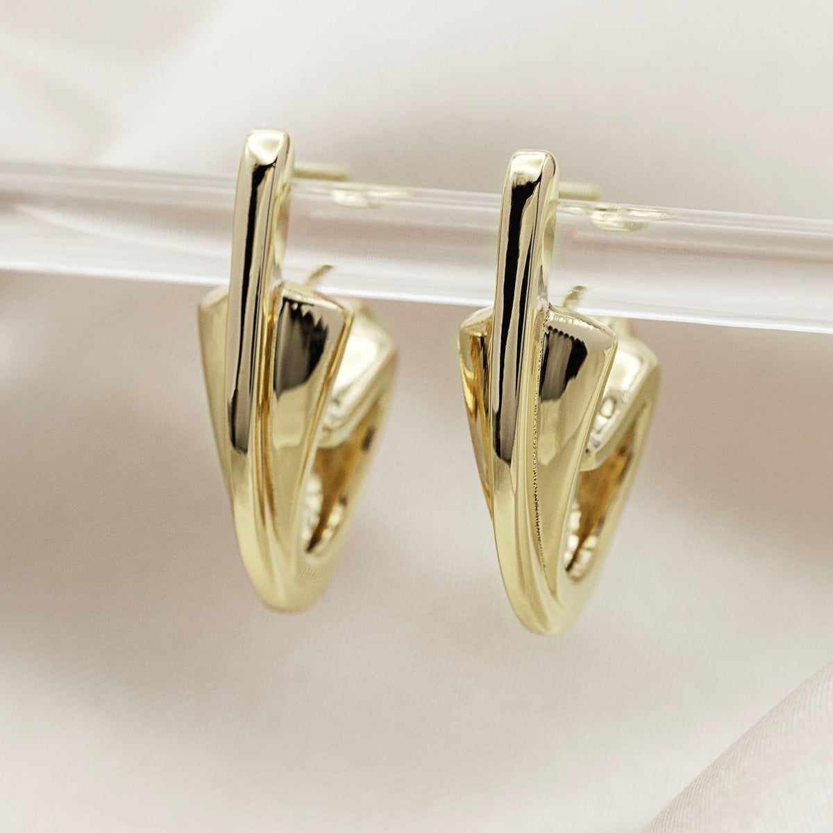 Single-C Motif Earrings - Yellow Gold